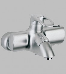 Общий вид смесителя для ванн Chiara 33418RR фирмы Grohe